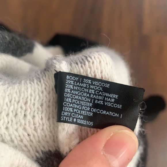 Club Monaco sweater - Picture 4 of 4